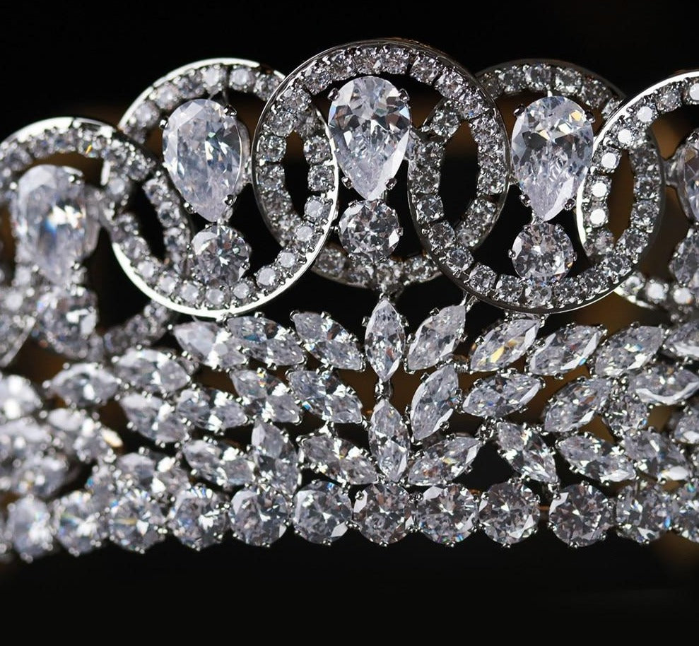 
                      
                        Cubic Zirconia Wedding Bridal Tiaras and Crowns Zircon Pageant Accessories - TulleLux Bridal Crowns &  Accessories 
                      
                    