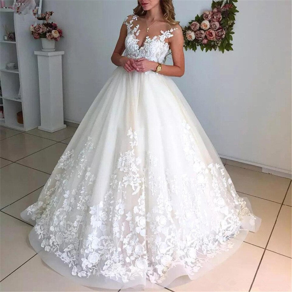 Elegant Ball Gown Wedding Dress Sleeveless Open Back Exquisite Lace Ap ...