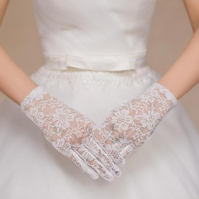 High Quality Formal Finger Wedding Classic Lace Bridal Gloves - TulleLux Bridal Crowns &  Accessories 