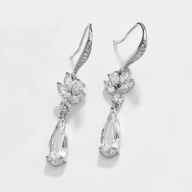 
                      
                        Dainty Cubic Zirconia Water Drop Crystal Dangle Bridal Earrings - TulleLux Bridal Crowns &  Accessories 
                      
                    
