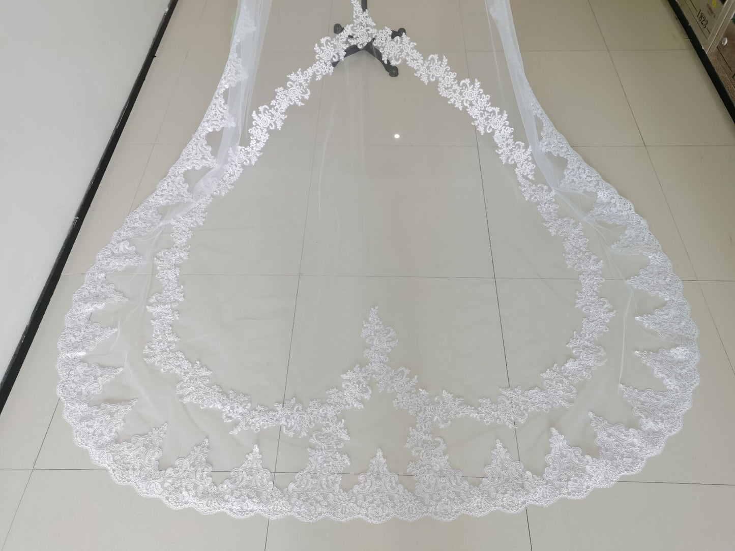 One Layer Heart Lace Appliques Cathedral Wedding Bridal Veil - TulleLux Bridal Crowns &  Accessories 