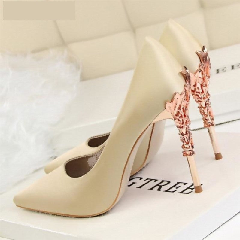 
                      
                        Decorative Ornate High Heel Pumps in Various Colors - TulleLux Bridal Crowns &  Accessories 
                      
                    