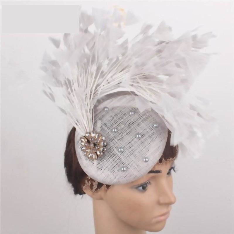 
                      
                        Vintage Race Day Derby Feather Cocktail Fascinator - TulleLux Bridal Crowns &  Accessories 
                      
                    