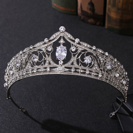 Load image into Gallery viewer, Vintage Bold Queen Princess Wedding Day Tiara Crown
