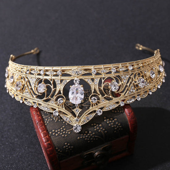 Load image into Gallery viewer, Vintage Bold Queen Princess Wedding Day Tiara Crown
