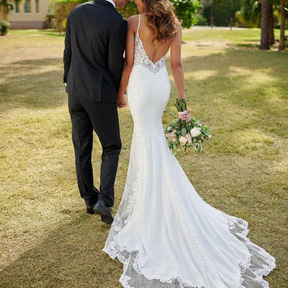 
                      
                        Lace Mermaid Spaghetti Straps Sexy V-Neck Backless Sweep Train Bridal Wedding Gown
                      
                    