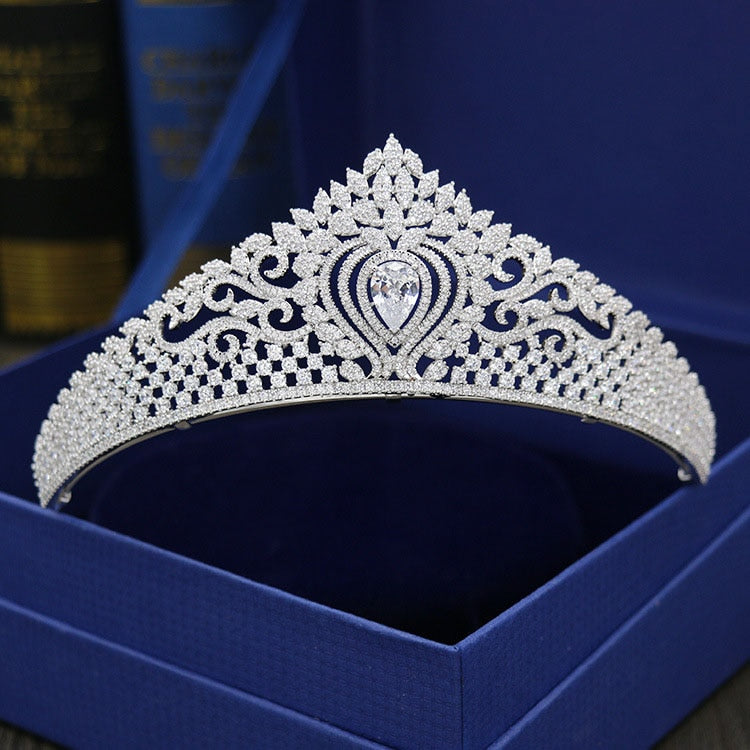 Load image into Gallery viewer, Gorgeous AAA Zircon Wedding Crown Princess Bridal Tiara - TulleLux Bridal Crowns &amp;amp;  Accessories 
