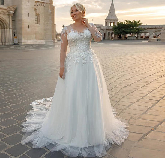 Elegant Plus Size Princess Wedding Dress Lace Beach Bridal Gowns Sweep Brush Train