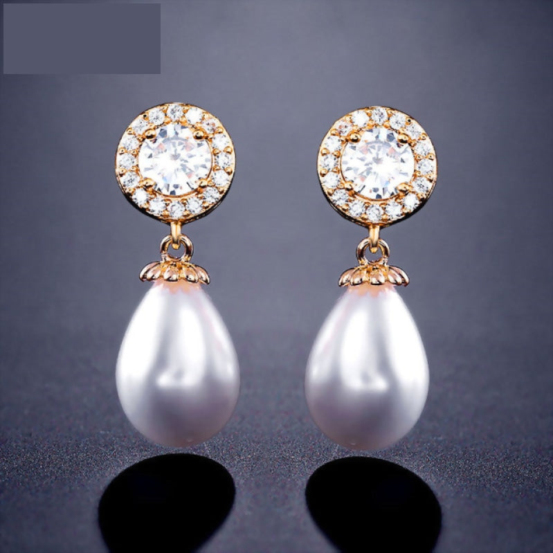 
                      
                        Imitation Pearl And Cubic Zirconia Water Drop  Fashion Ladies  Party Earrings
                      
                    