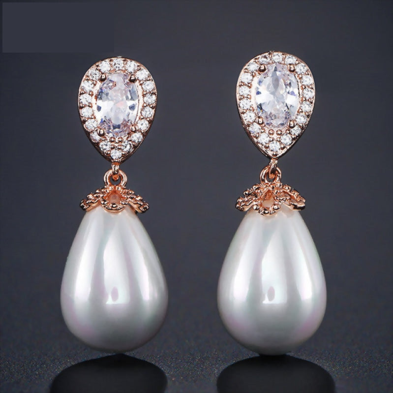 
                      
                        Imitation Pearl And Cubic Zirconia Water Drop  Fashion Ladies  Party Earrings
                      
                    