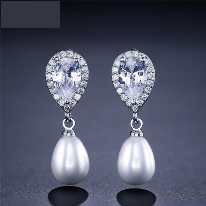 
                      
                        Imitation Pearl And Cubic Zirconia Water Drop  Fashion Ladies  Party Earrings
                      
                    