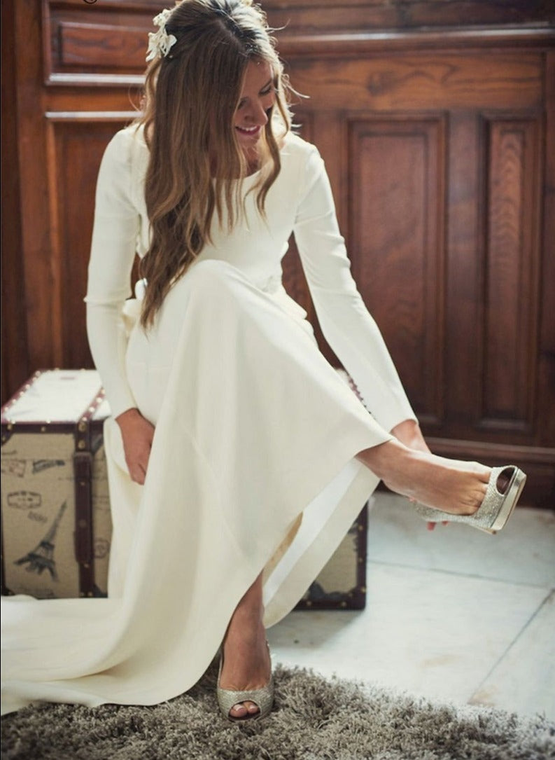 Elegant Simple Long Sleeve Boat Neck Backless Crepe Chiffon Sheath Bridal Wedding Gown
