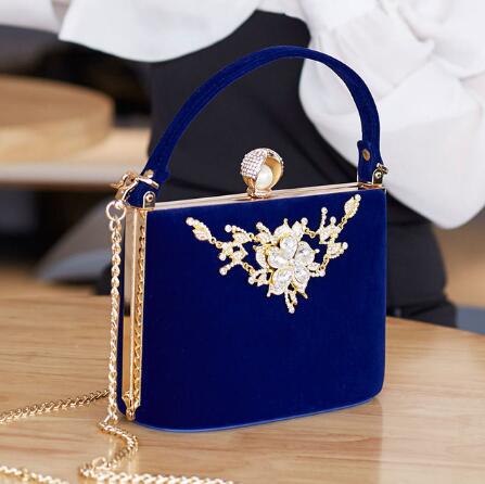 
                      
                        Crystal Flowers Velvet Clutch Bag  Shoulder Handbag  Flower Wedding Party Bride Clutch Bag - TulleLux Bridal Crowns &  Accessories 
                      
                    
