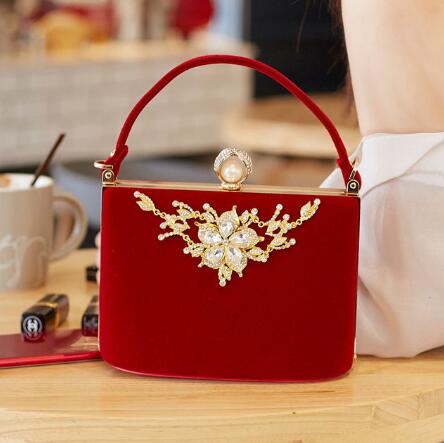 
                      
                        Crystal Flowers Velvet Clutch Bag  Shoulder Handbag  Flower Wedding Party Bride Clutch Bag - TulleLux Bridal Crowns &  Accessories 
                      
                    