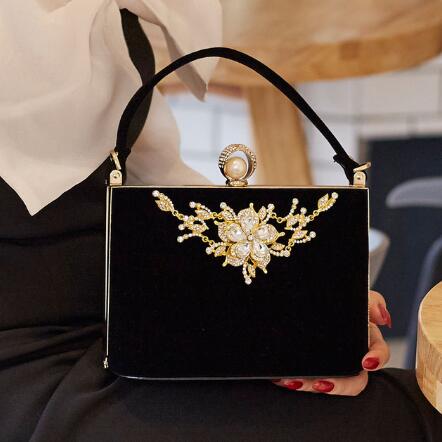 
                      
                        Crystal Flowers Velvet Clutch Bag  Shoulder Handbag  Flower Wedding Party Bride Clutch Bag - TulleLux Bridal Crowns &  Accessories 
                      
                    