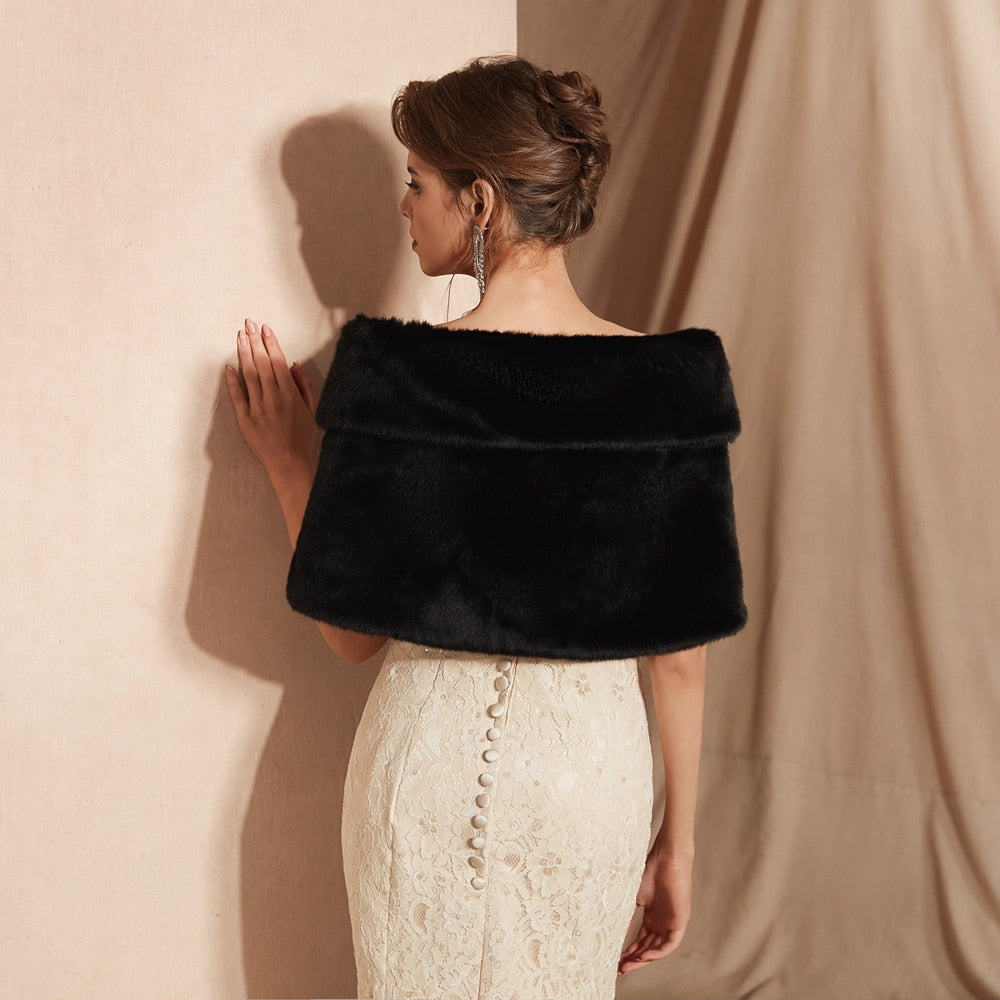
                      
                        Black White Winter Wedding Shawl Bridal - TulleLux Bridal Crowns &  Accessories 
                      
                    