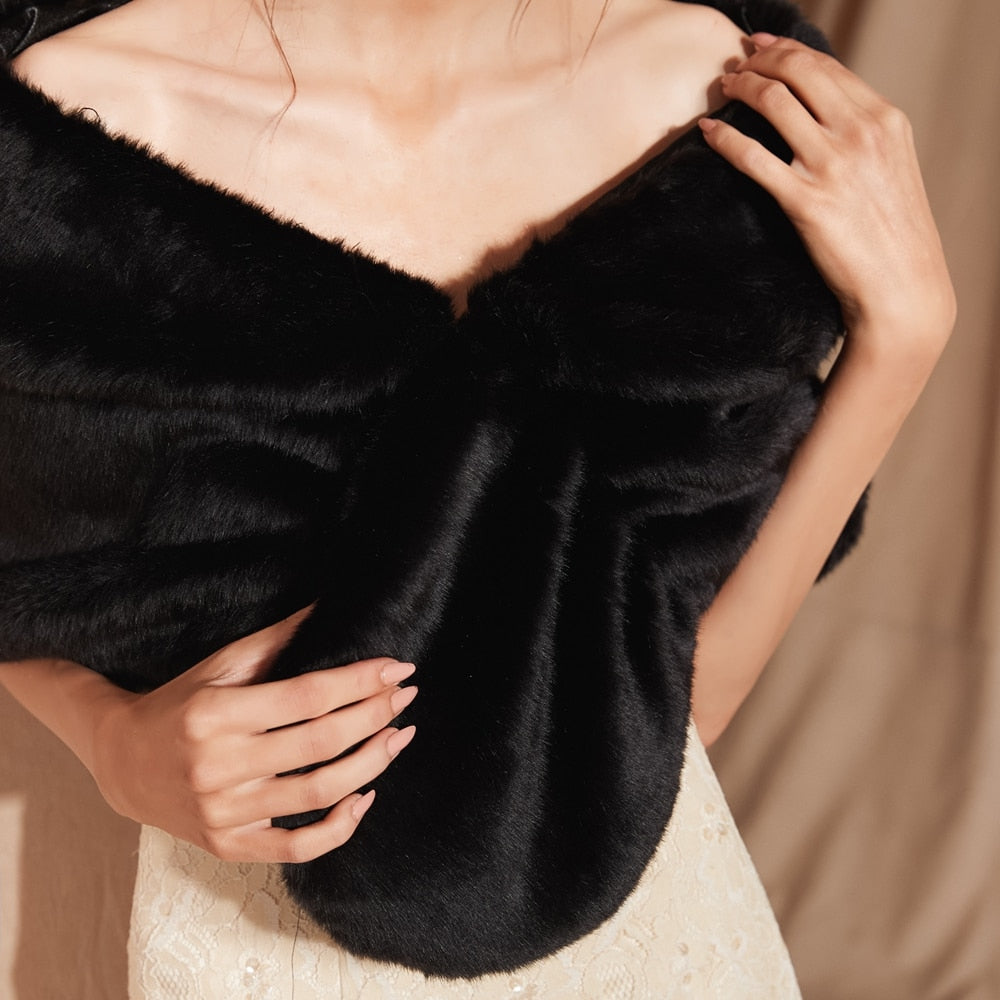 
                      
                        Black White Winter Wedding Shawl Bridal - TulleLux Bridal Crowns &  Accessories 
                      
                    